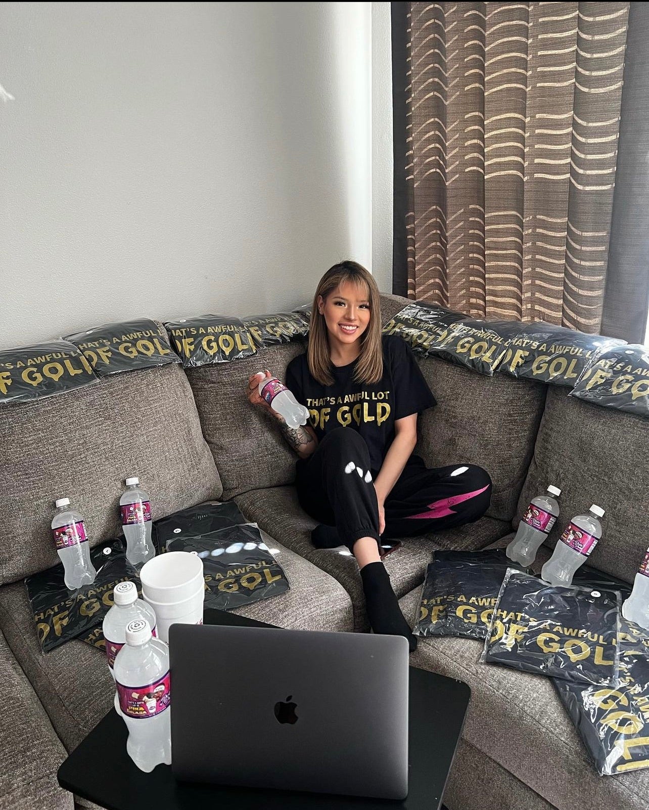 THATS A AWFUL LOT OF GOLD T-SHIRT